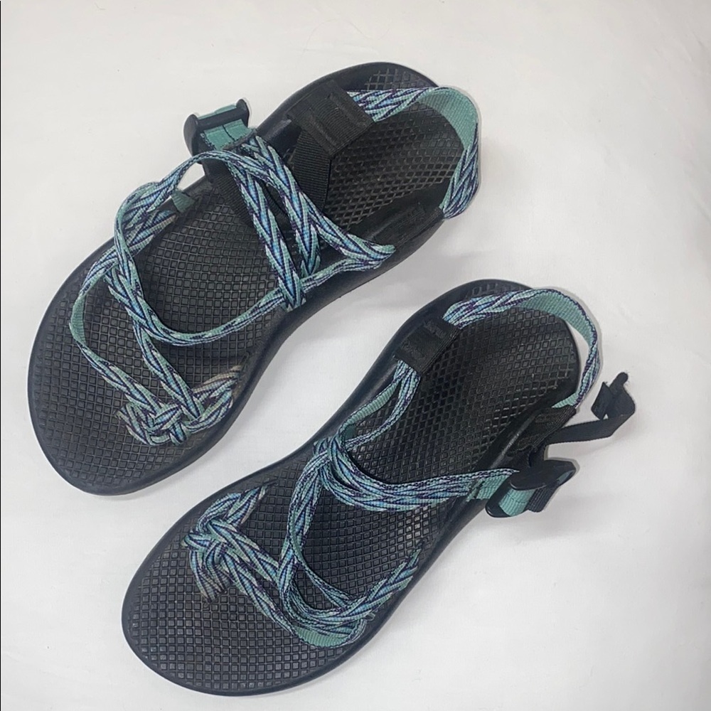 Chacos Women’s Black and Blue Strappy Sandals sz 7